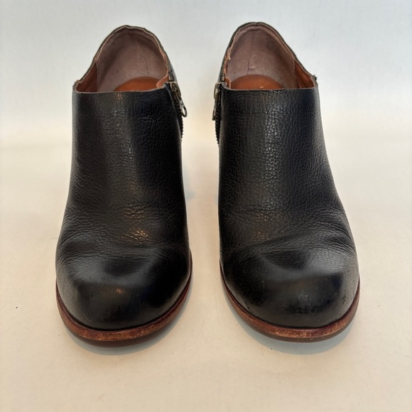Kork-Ease womens Holmes Wedge Ankle Bootie Black Leather side zip size 8.5 - Picture 4 of 11
